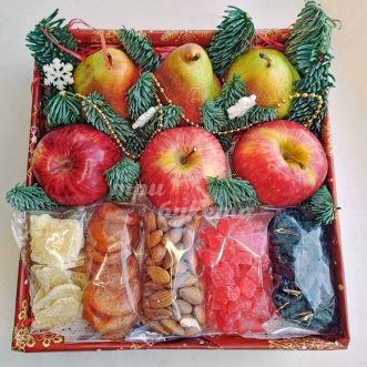 Набор из сухофруктов, яблок и груш