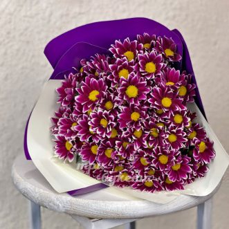 Букет из 19 фиолетовых куст. хризантем
